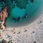 Snorkelling At Daimanyat Islands